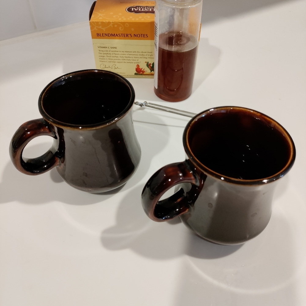 Pair of vintage cafe mugs - Picture 2 of 5